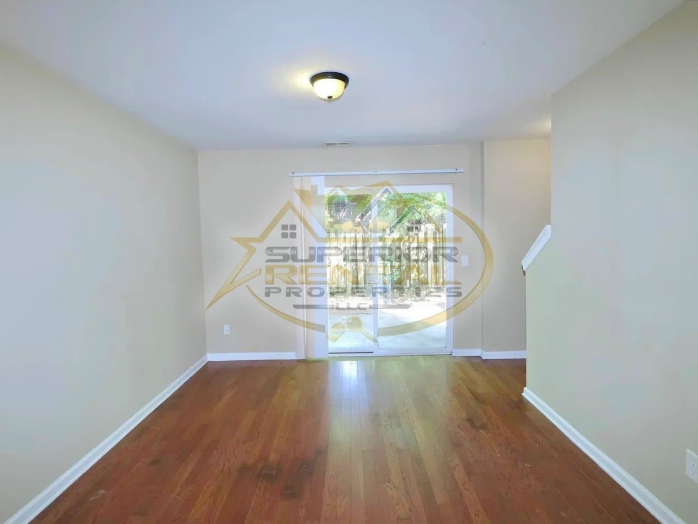 Columbia House: 515 Summit Terrace Court