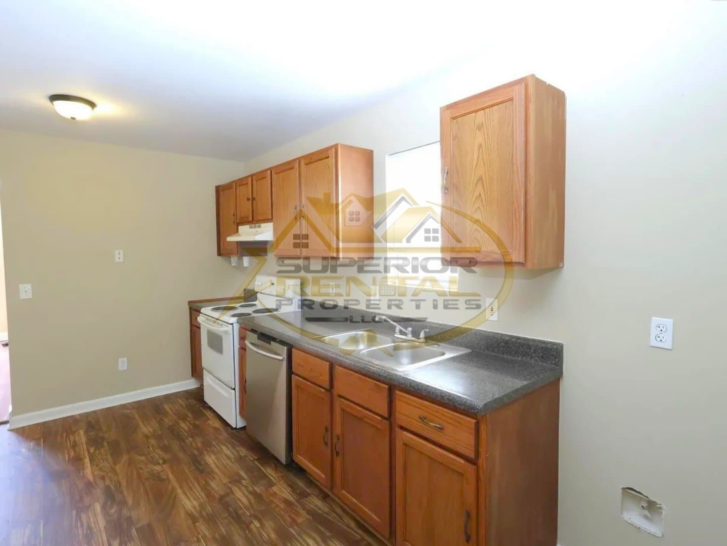 Columbia House: 515 Summit Terrace Court