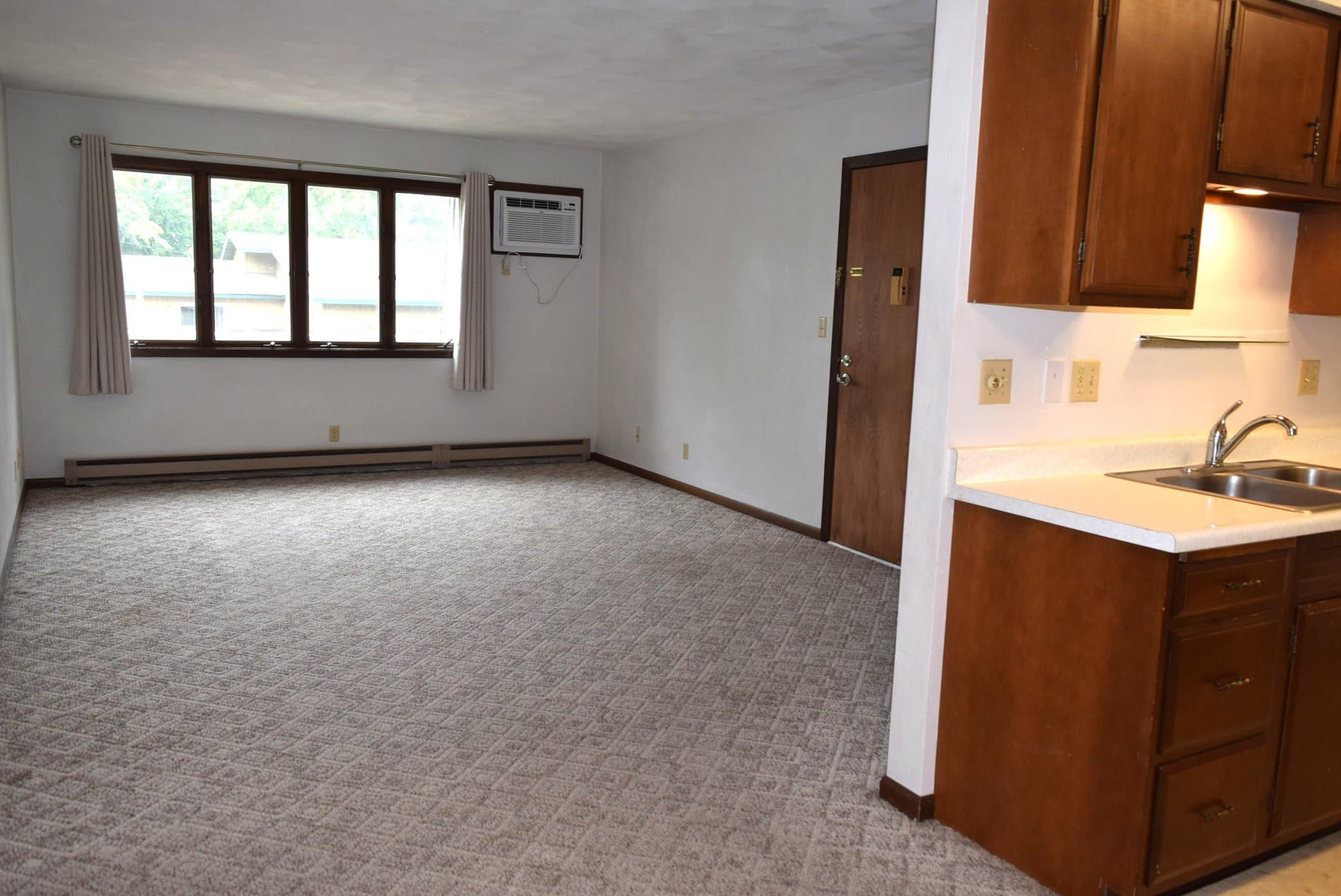 Amboy Multiplex: 425 W Maine St