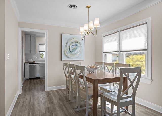 Atlantic Beach House: 111 Caswell St