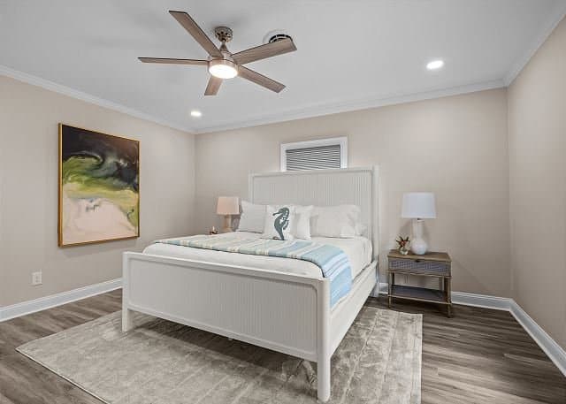 Atlantic Beach House: 111 Caswell St