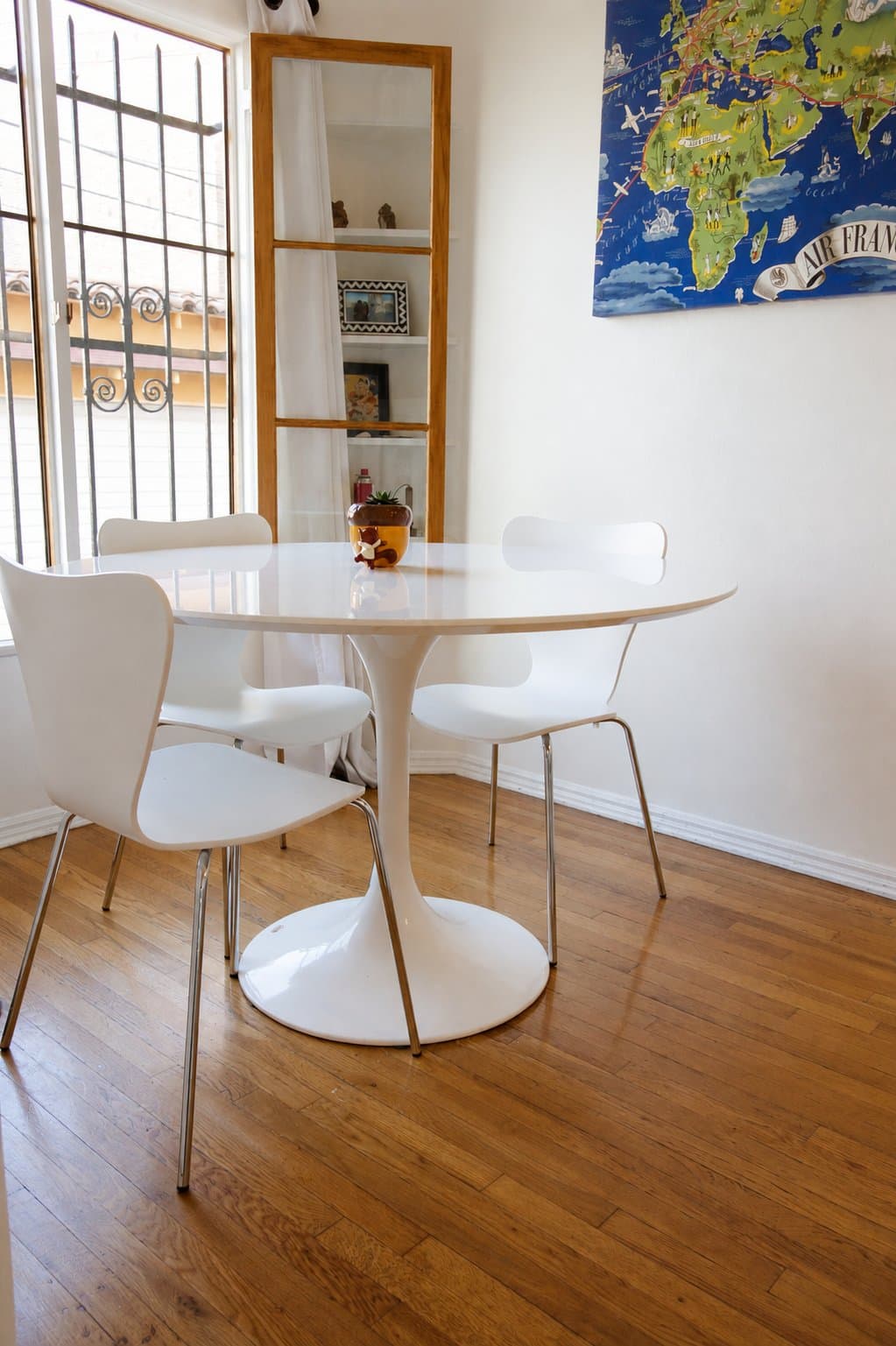 Los Angeles Apartment: 360 S Cloverdale Ave