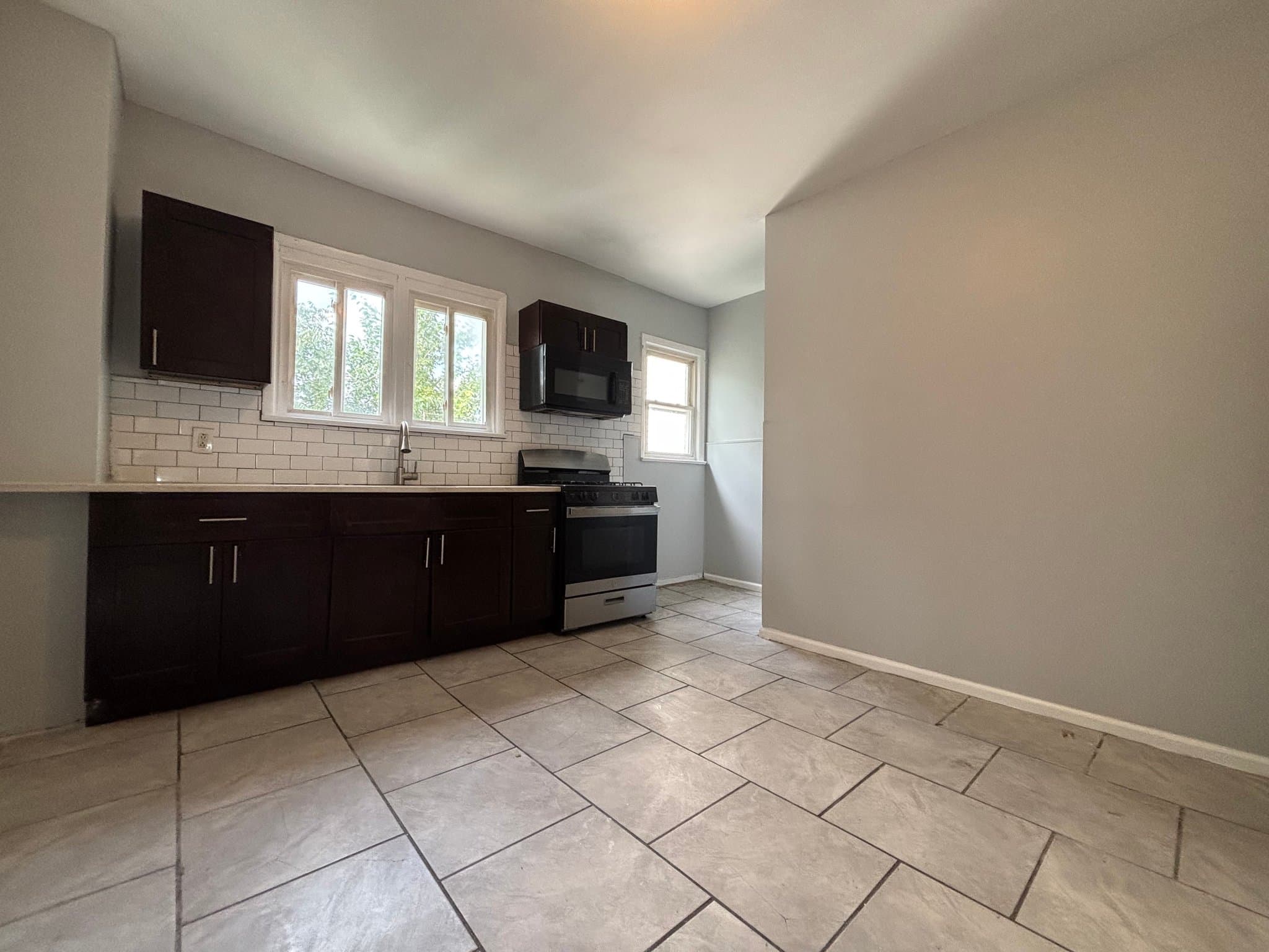 Elizabeth Multiplex: 144 E Jersey St