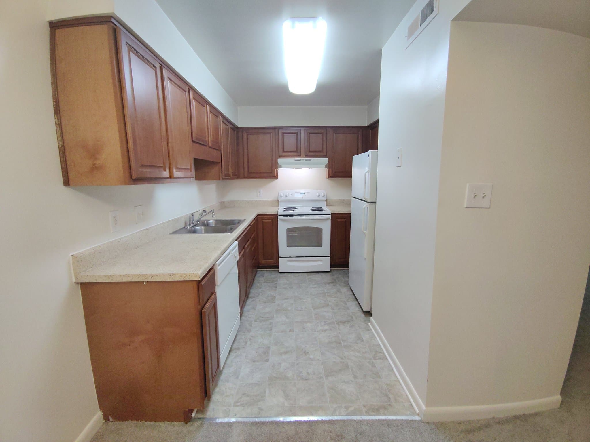 LYNCHBURG Apartment: 600 REUSENS RD