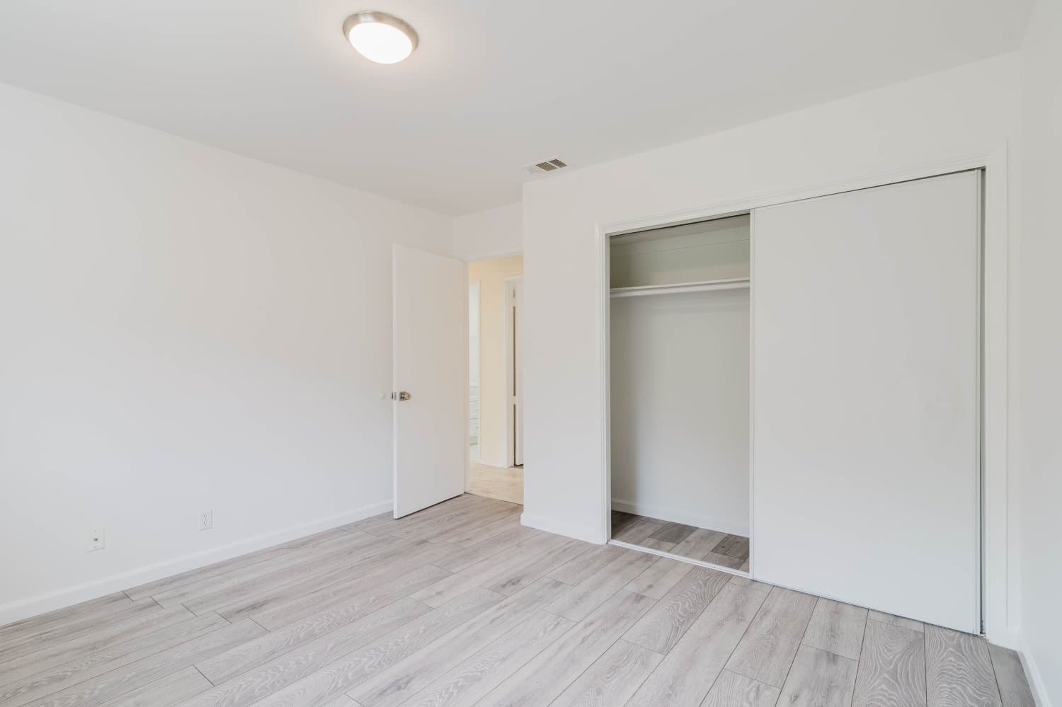 Tujunga House: 10539 Samoa Ave