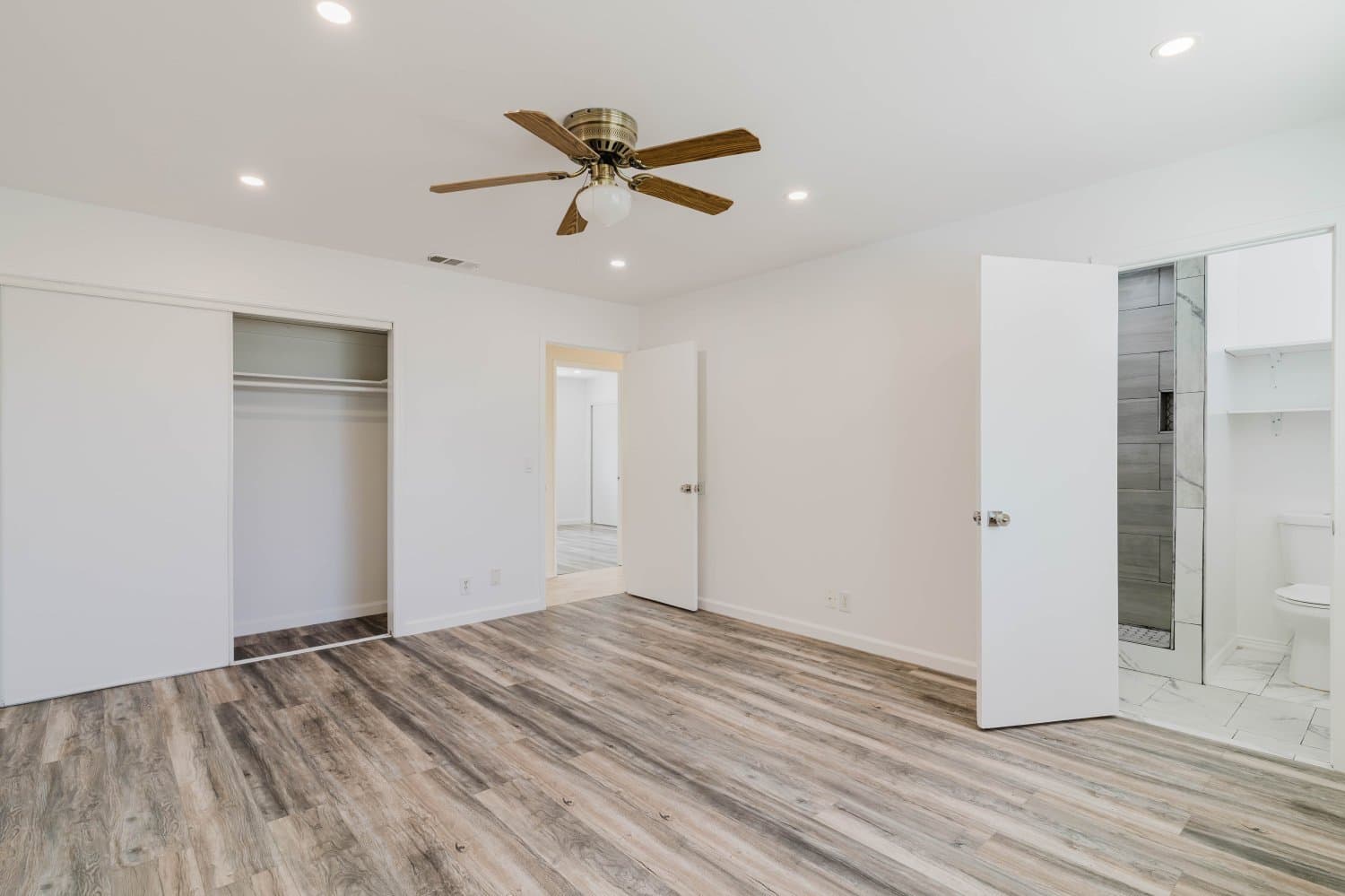 Tujunga House: 10539 Samoa Ave