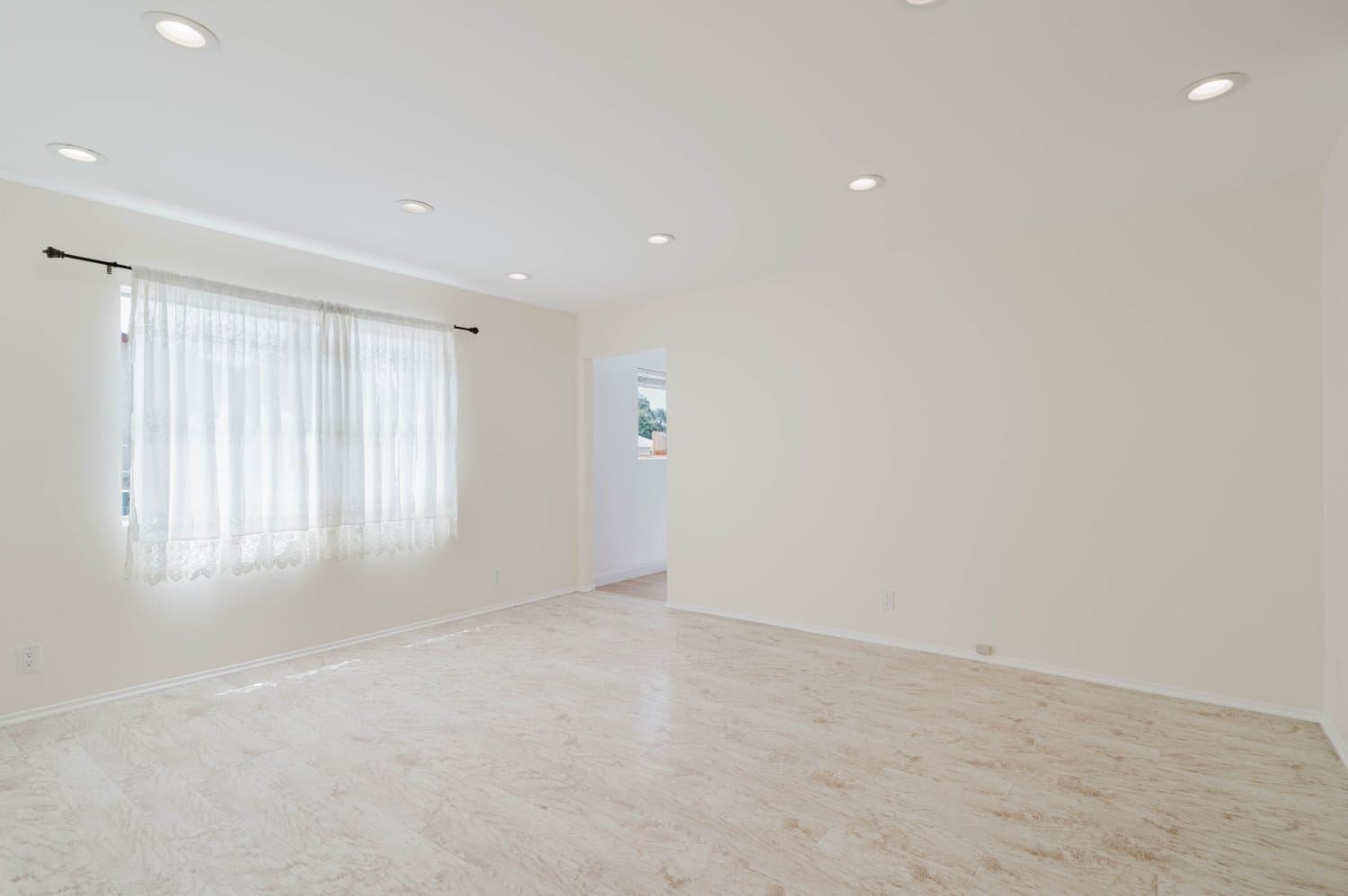 Tujunga House: 10539 Samoa Ave