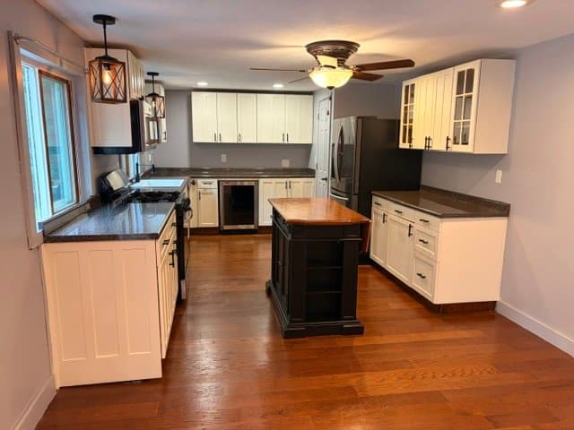 Hope Apartment: 426 Carpenter Rd