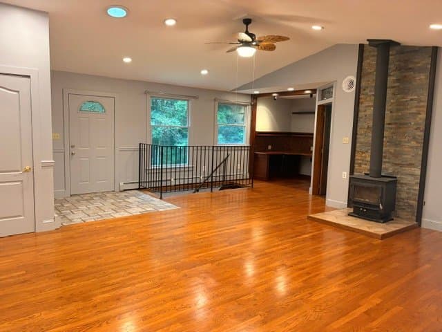 Hope Apartment: 426 Carpenter Rd