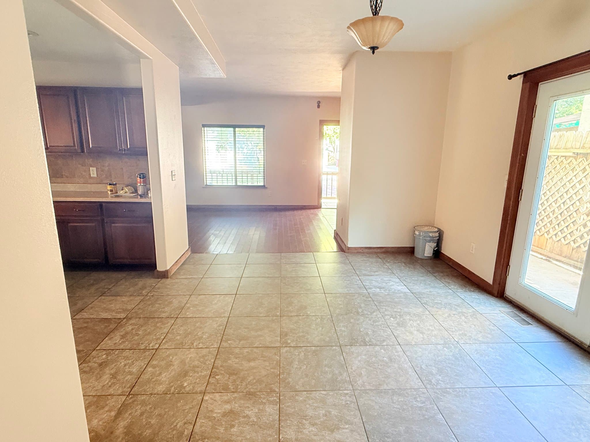 Sioux Falls House: 1305 S Norton Ave