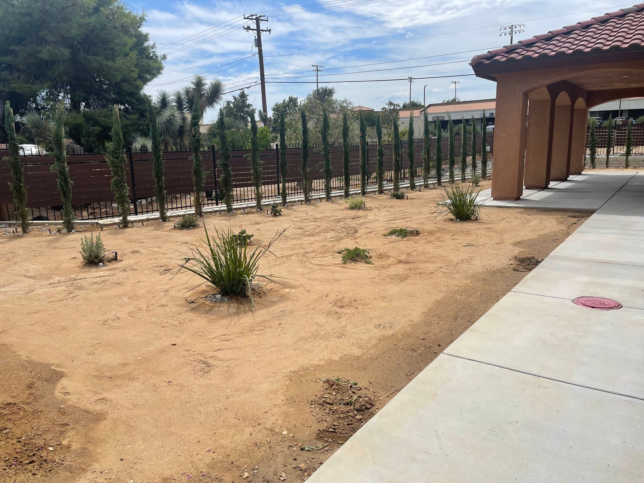 Hesperia House: 17515 Live Oak St