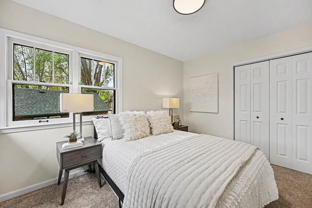 Mahtomedi House: 87 Juniper St
