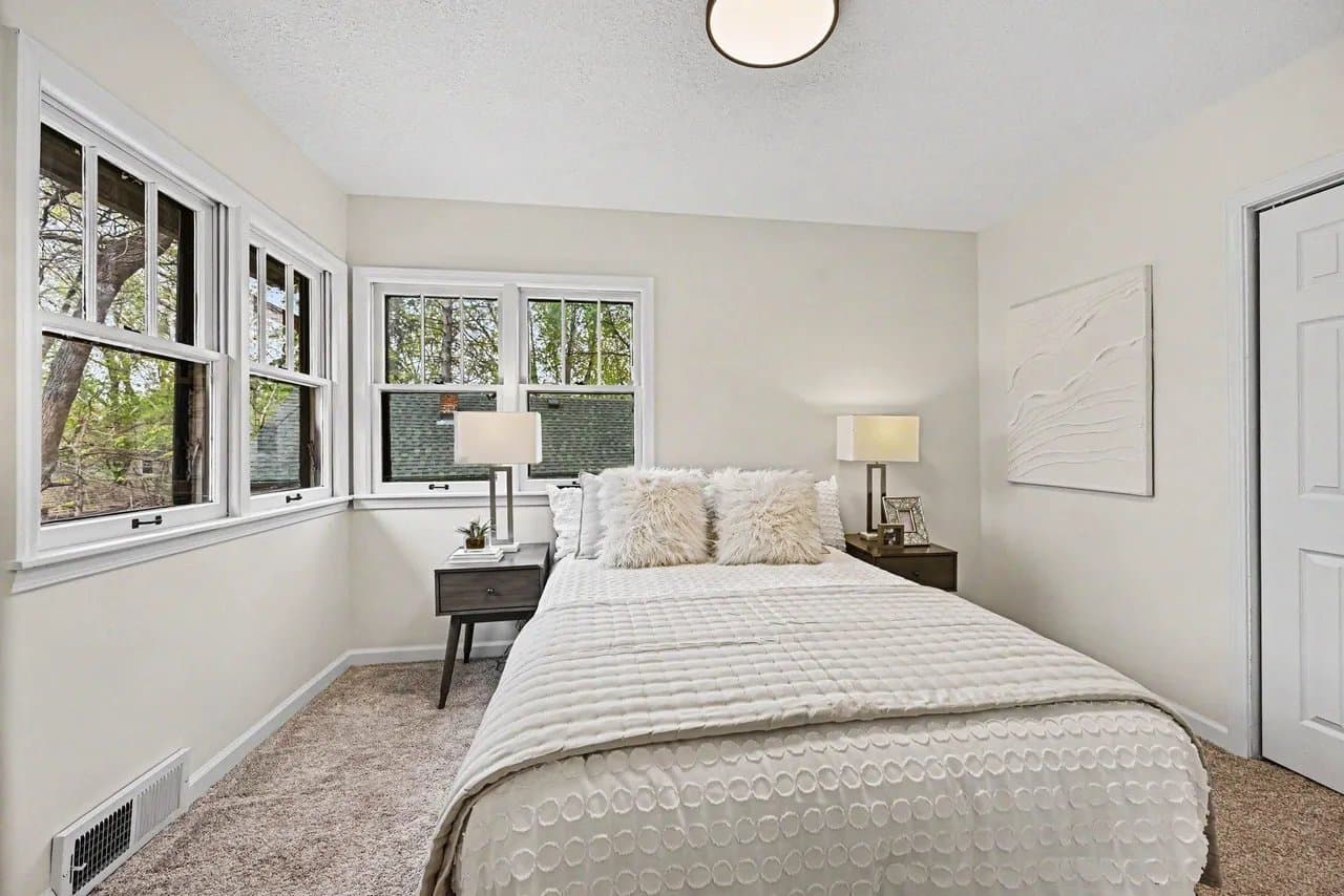 Mahtomedi House: 87 Juniper St
