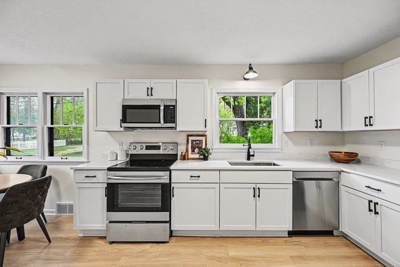 Mahtomedi House: 87 Juniper St
