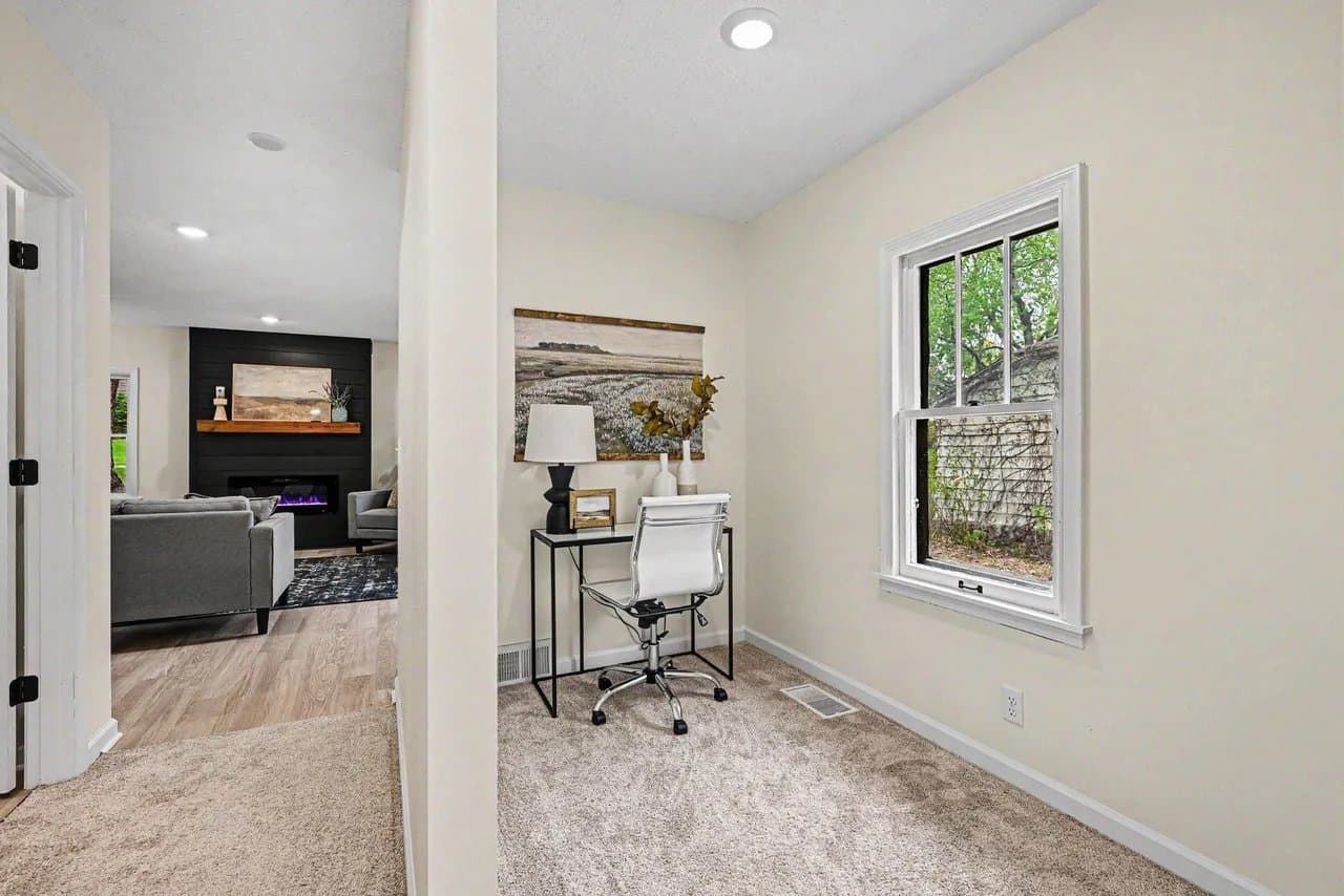 Mahtomedi House: 87 Juniper St
