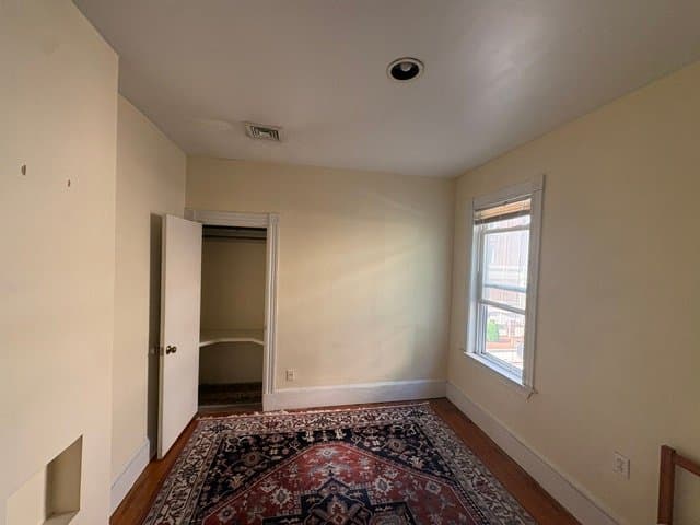 Boston Single Room: 235 Heath Street
