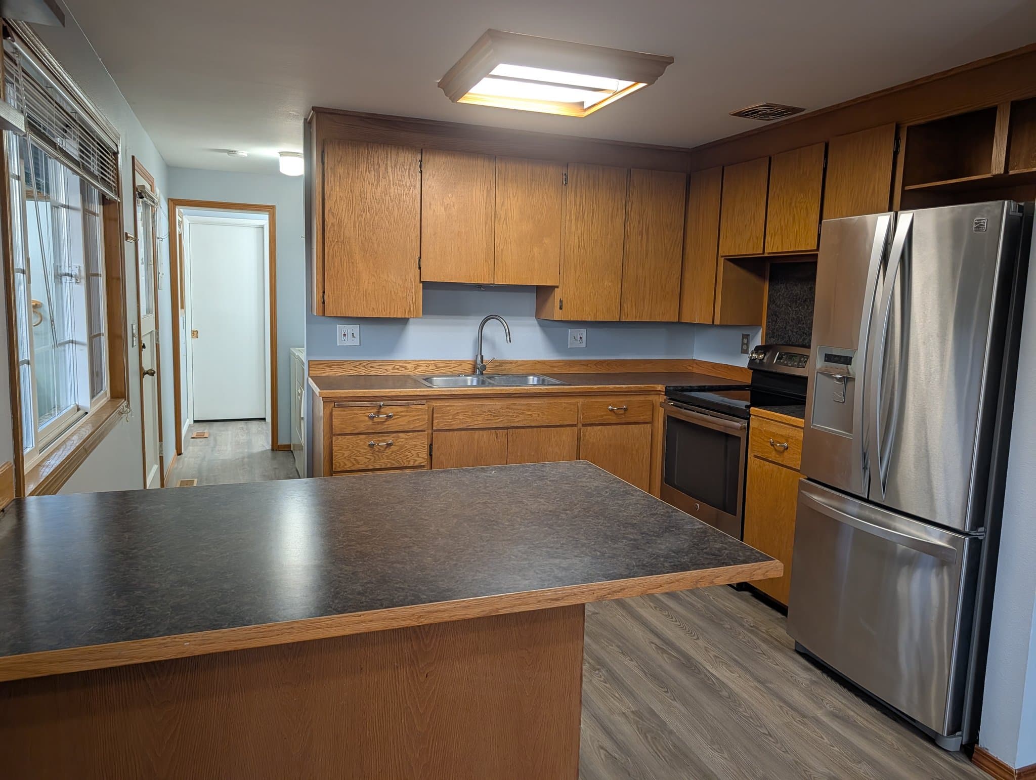 Yakima House: 13701 Douglas Rd