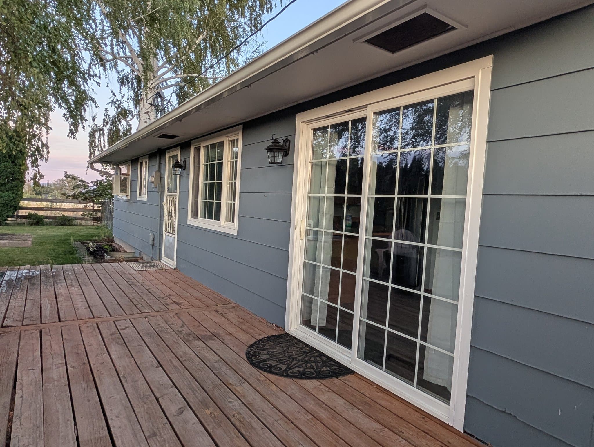 Yakima House: 13701 Douglas Rd