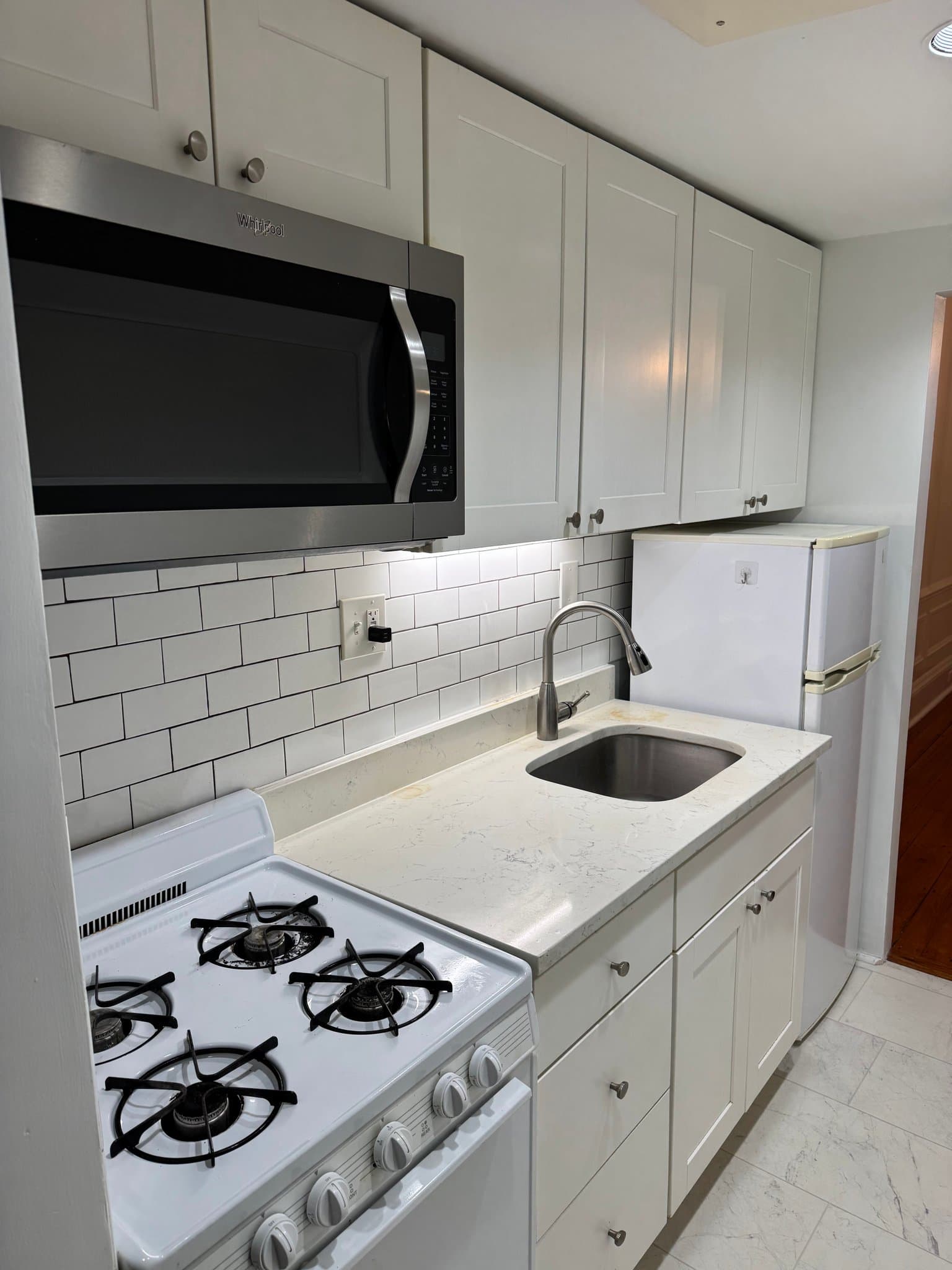 Roxbury Single Room: 143 Highland Street