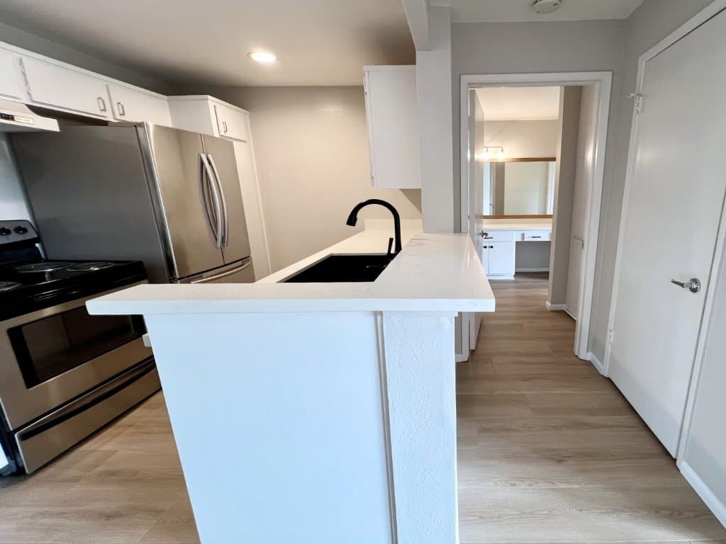 Playa del Rey Condo: 8163 Redlands Street