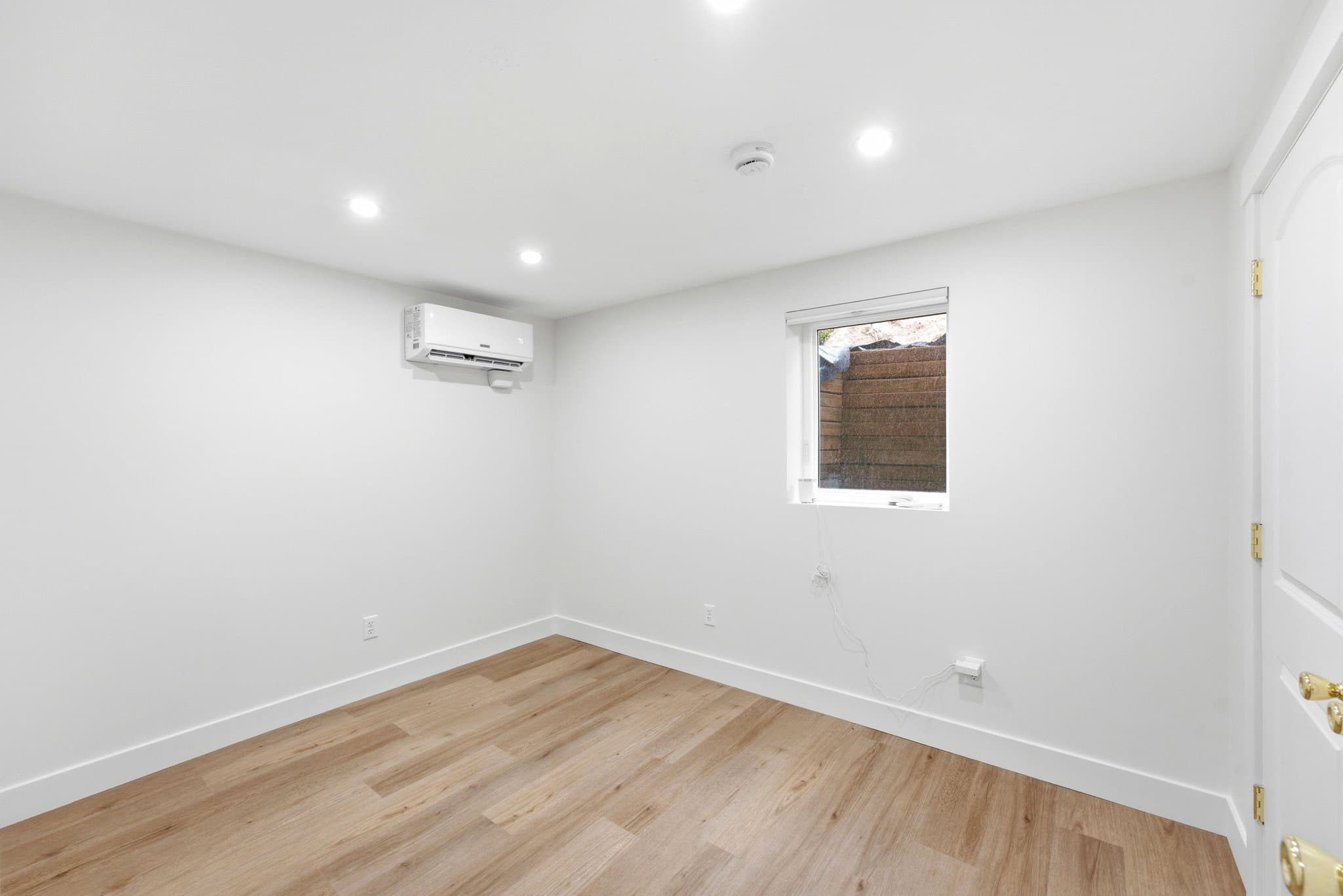 Sandy House: 8284 S 745 E
