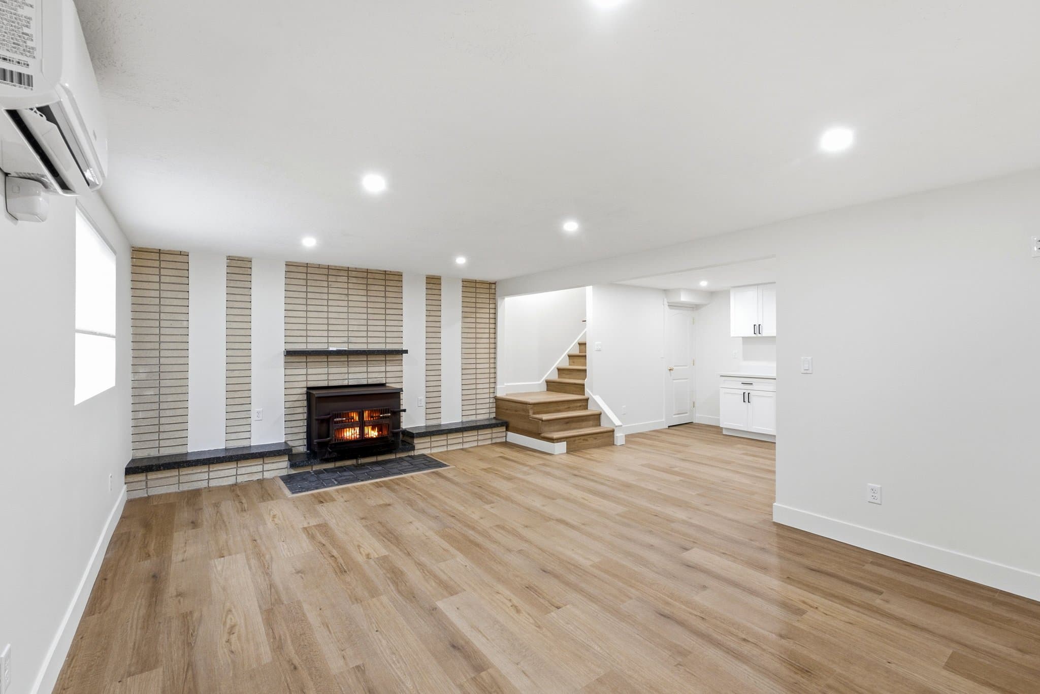 Sandy House: 8284 S 745 E