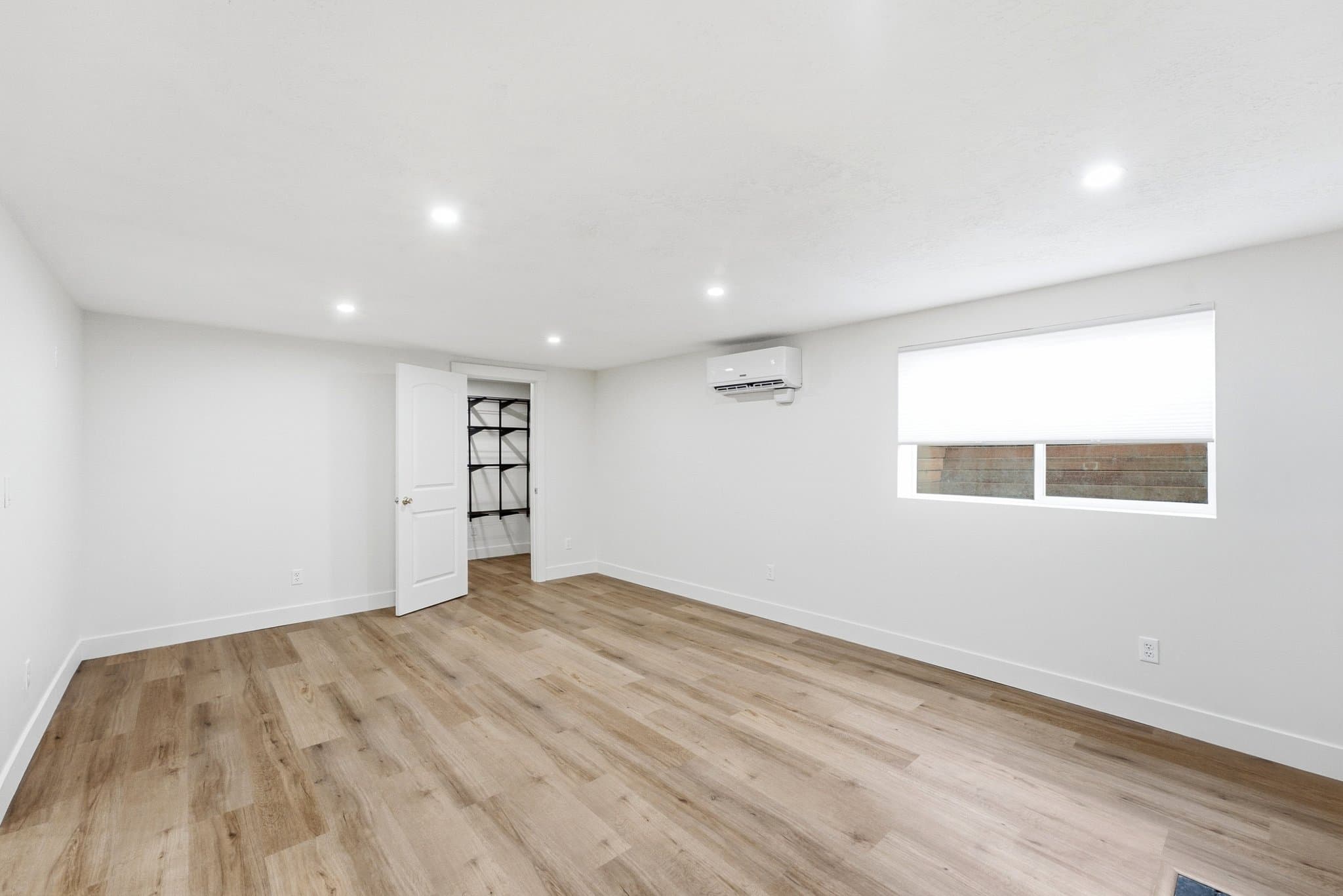 Sandy House: 8284 S 745 E