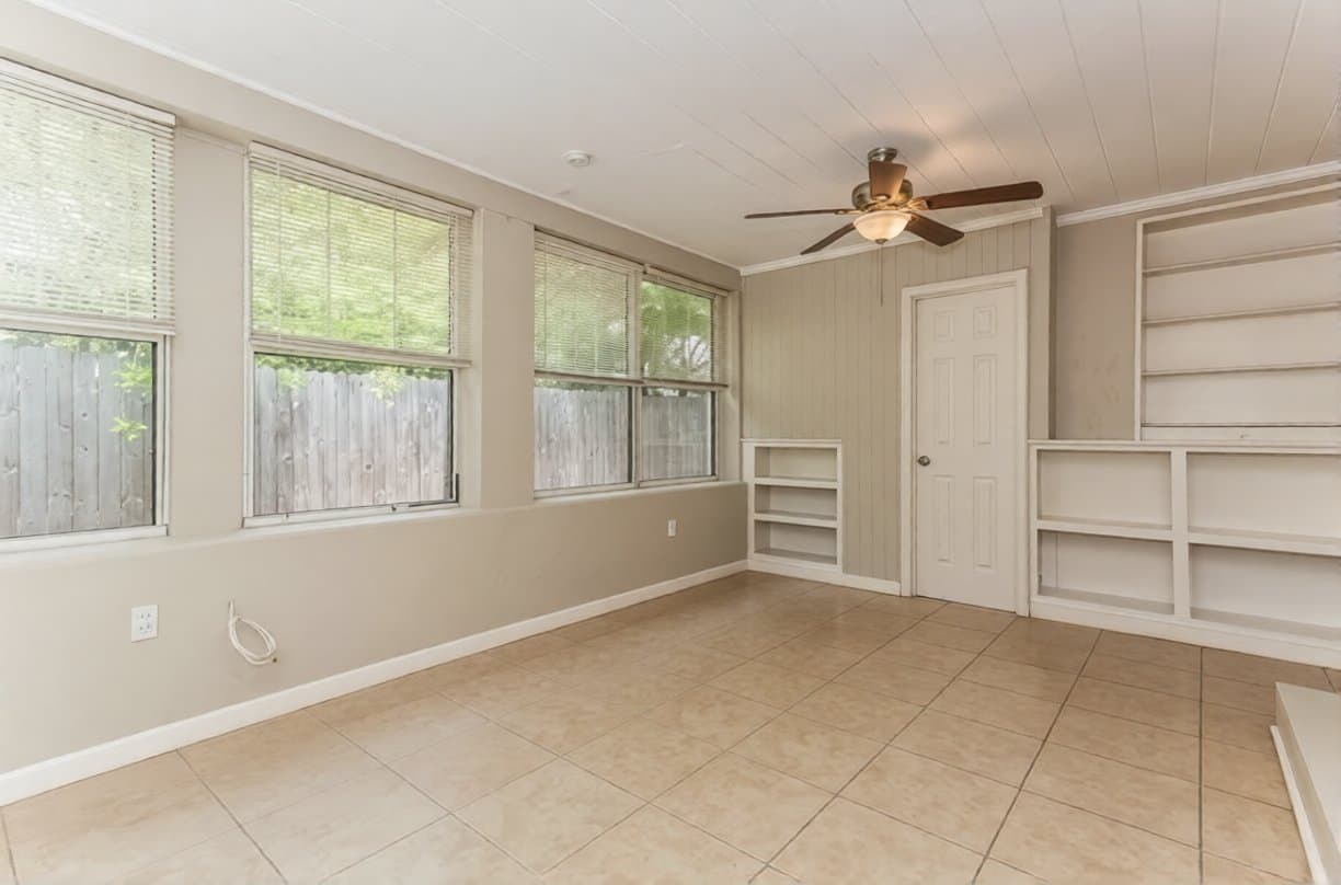 Saint Petersburg Multiplex: 6119 38th ave N