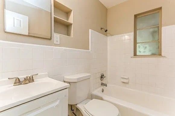 Saint Petersburg Multiplex: 6119 38th ave N