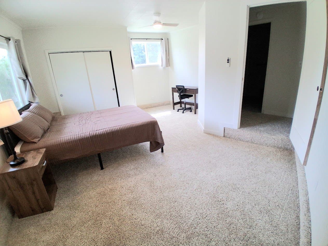 Prineville Single Room: 615 NE Fairview St