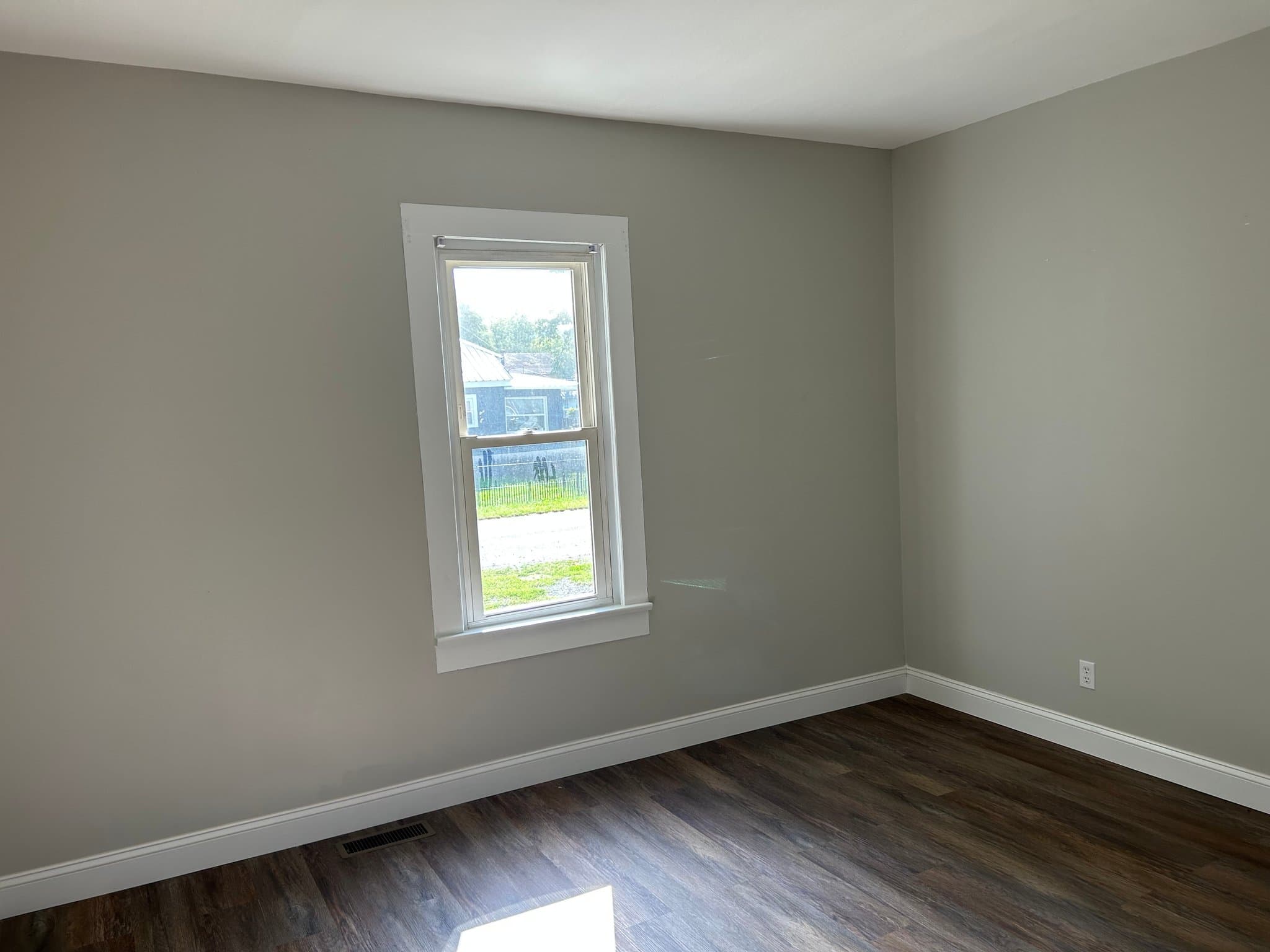Middlesboro Apartment: 1908 West Chester Ave