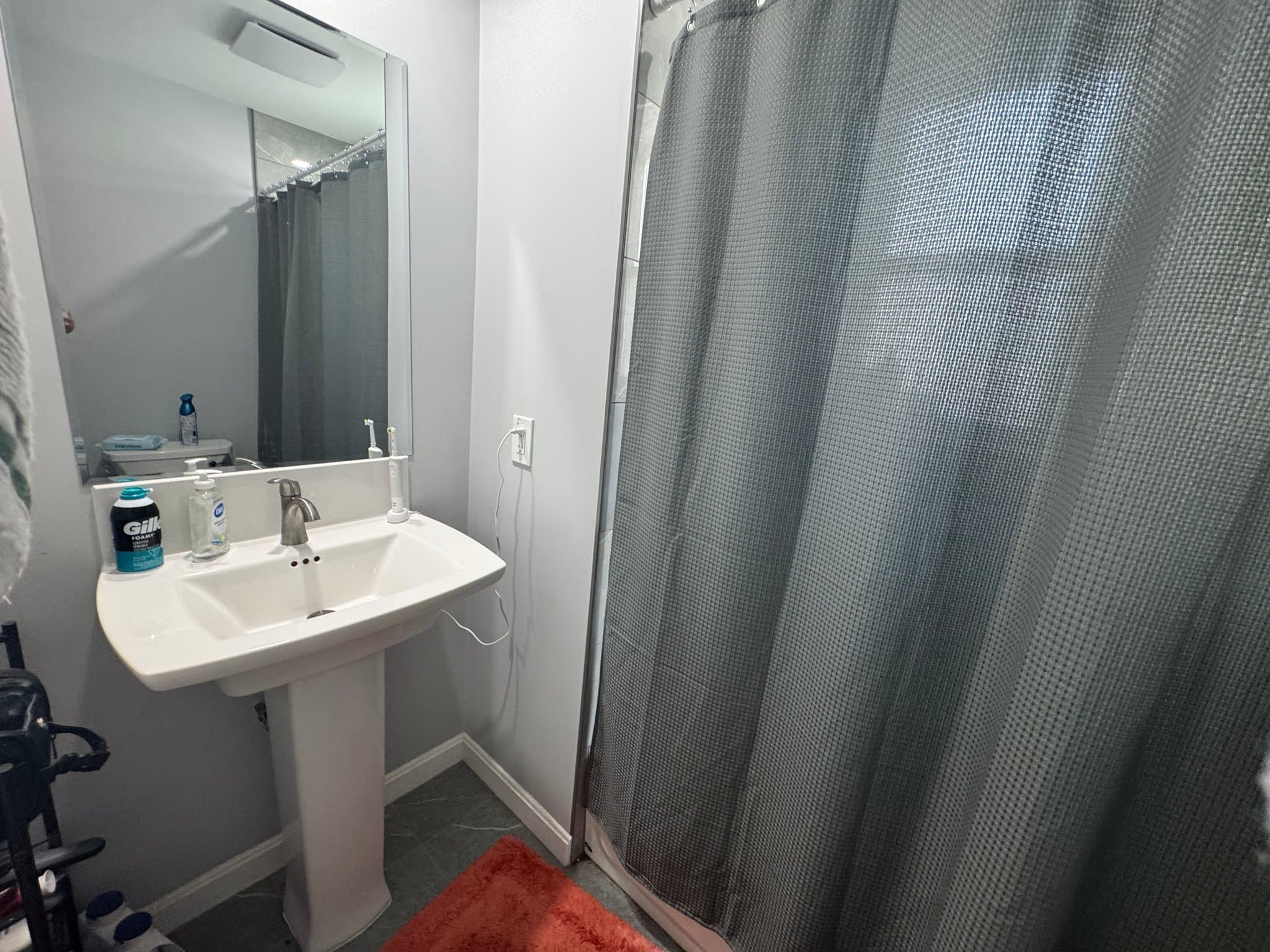 Somerville Single Room: 43 Bradley St.