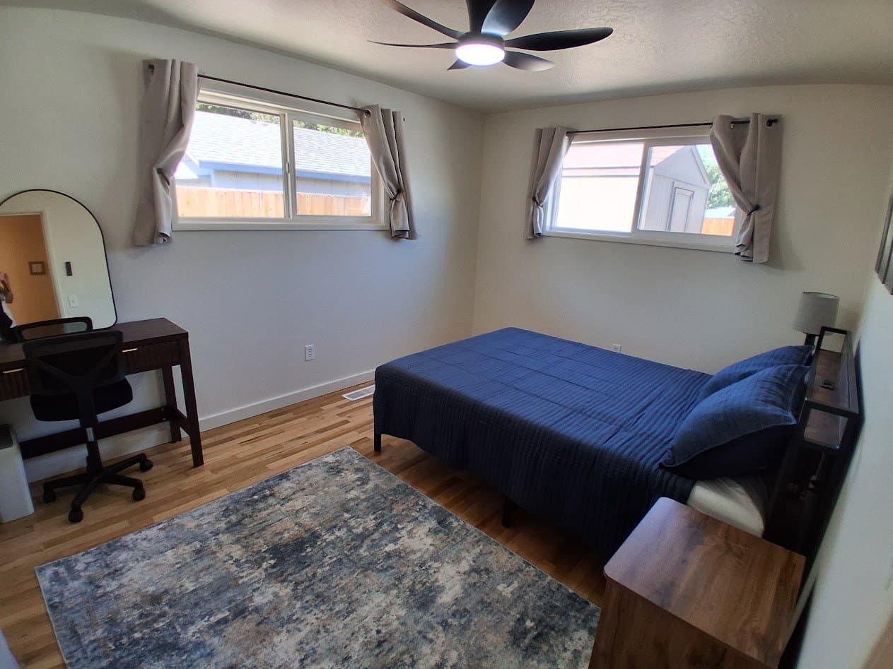 Prineville Single Room: 615 NE Fairview St