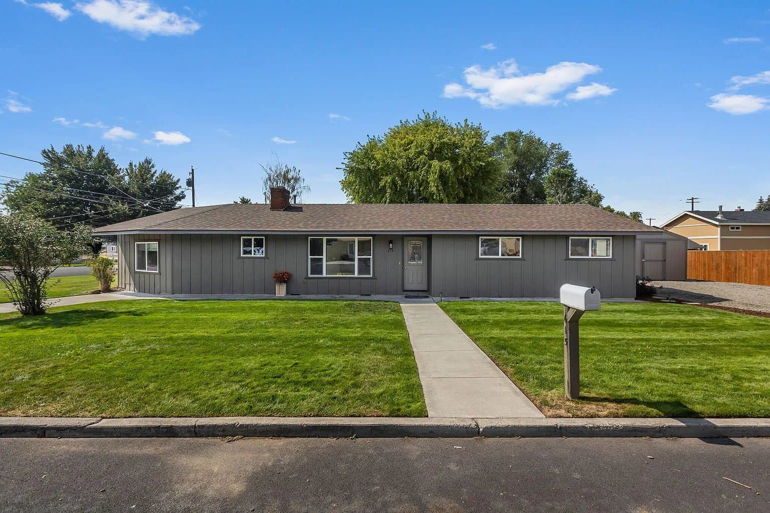 Prineville Single Room: 615 NE Fairview St