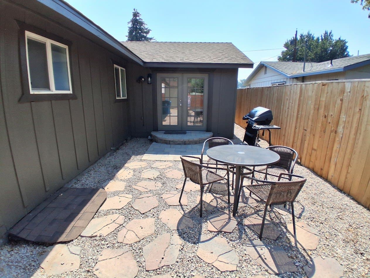 Prineville Single Room: 615 NE Fairview