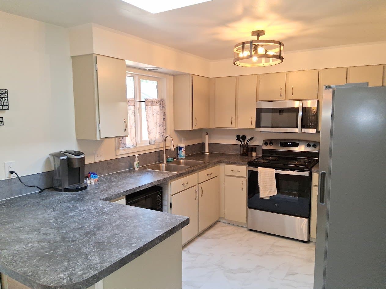 Prineville Single Room: 615 NE Fairview