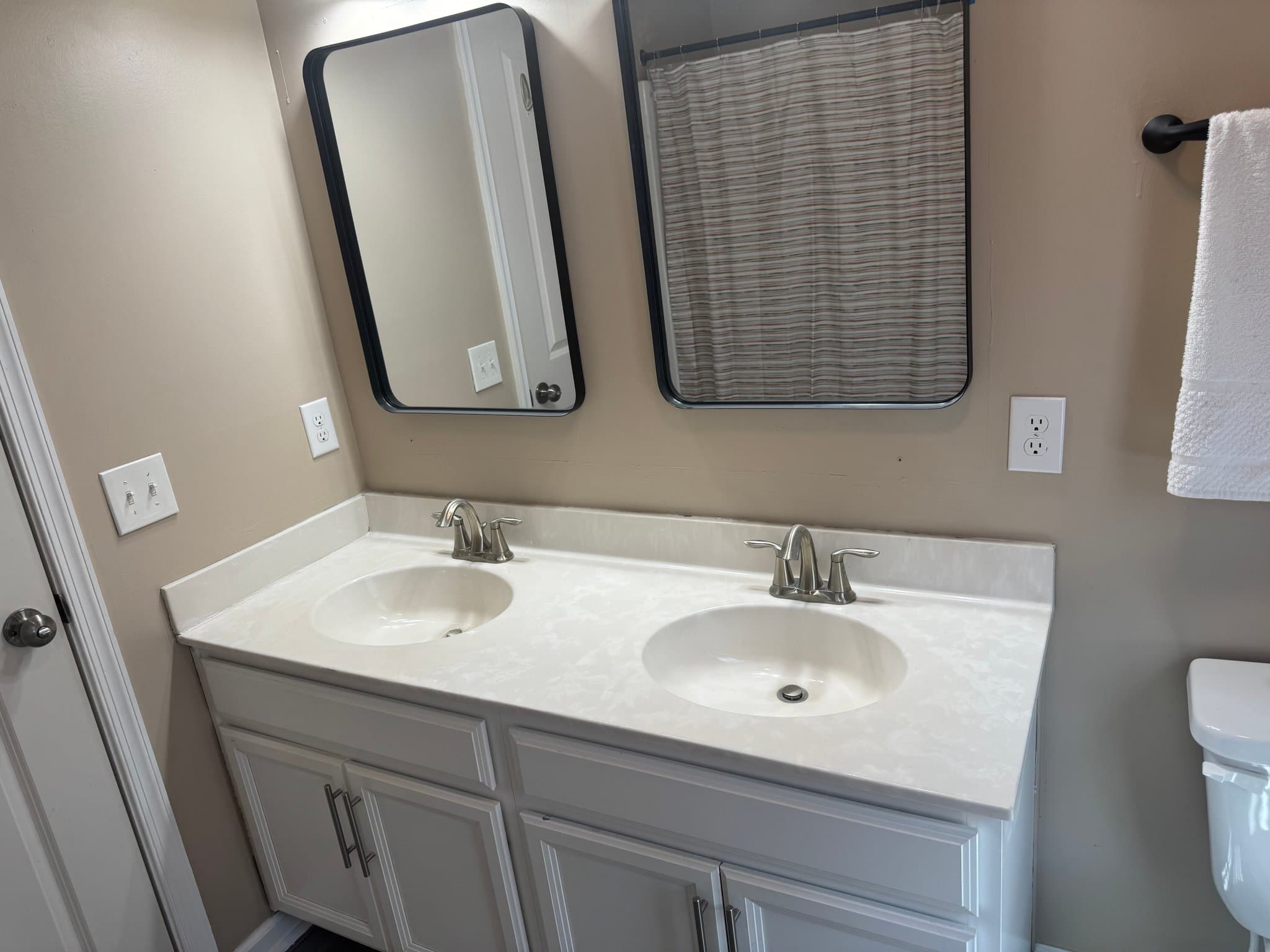 Middletown Single Room: 1909 Gladys Street