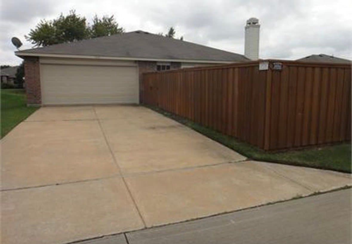 Rockwall House: 1414 Lochspring Dr.