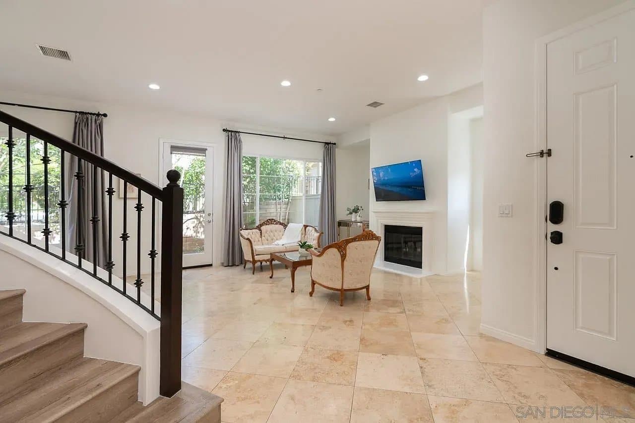 San Diego Townhome: 3822 Quarter Mile Drive, San Diego, CA, USA