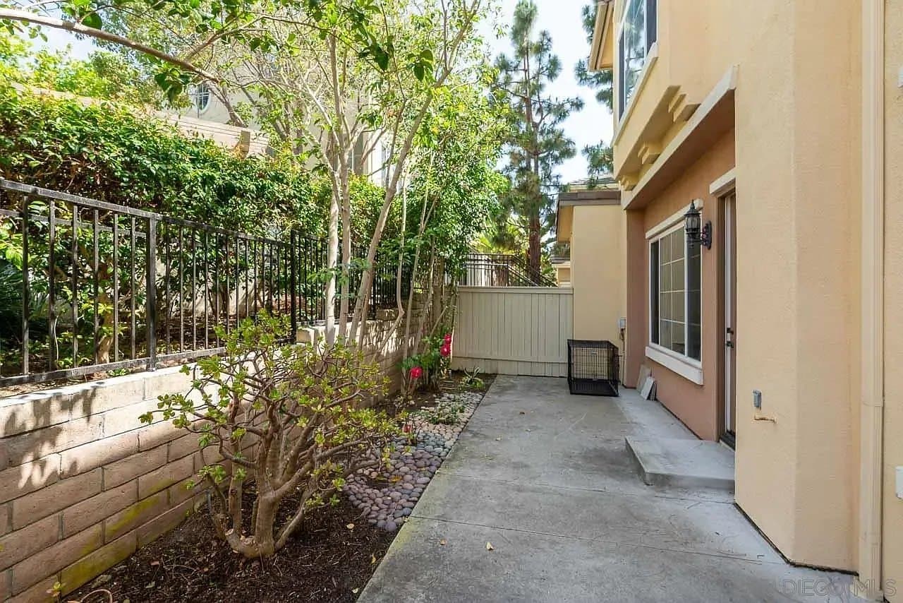 San Diego Townhome: 3822 Quarter Mile Drive, San Diego, CA, USA