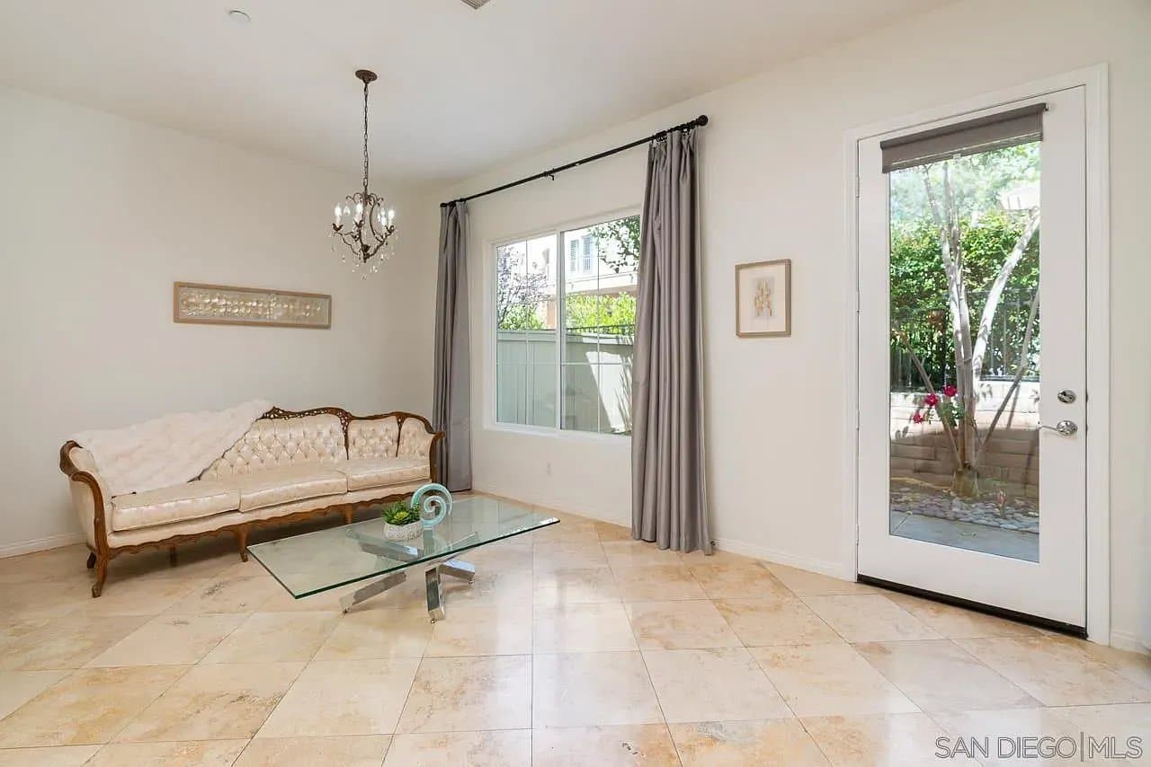San Diego Townhome: 3822 Quarter Mile Drive, San Diego, CA, USA