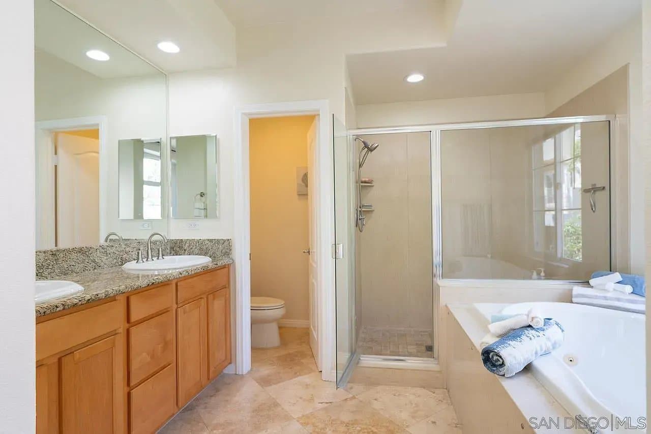 San Diego Townhome: 3822 Quarter Mile Drive, San Diego, CA, USA