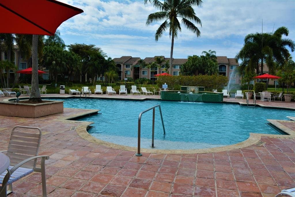 Miramar Condo: 12112 Saint Andrews Pl Florida 33025