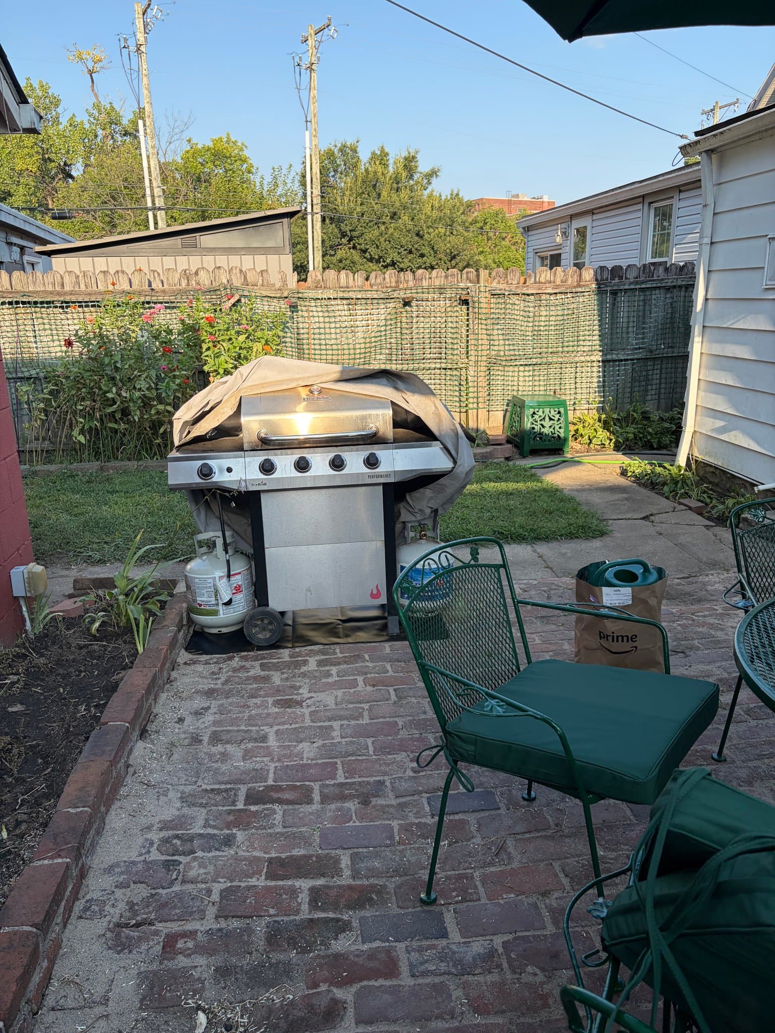 Louisville House: 553 Lilly Ave