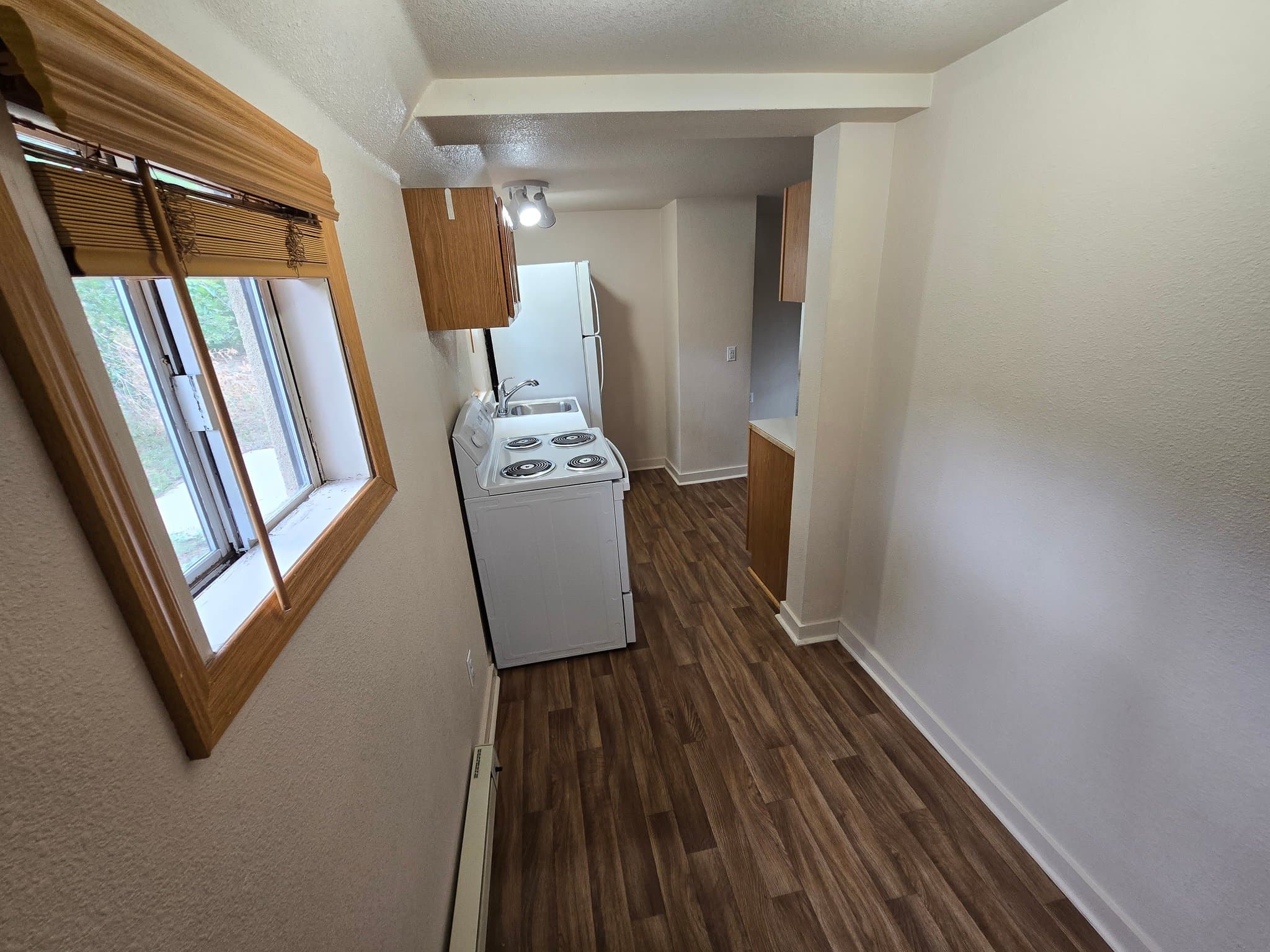 Golden Apartment: 403 23rd St.