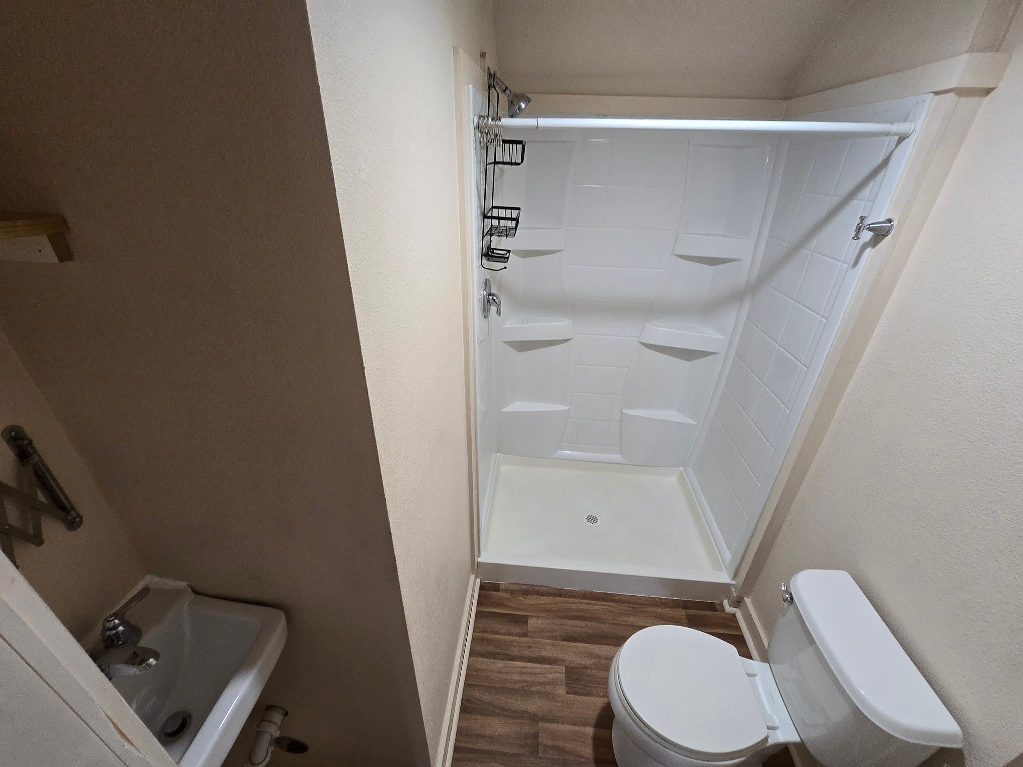 Golden Apartment: 403 23rd St.