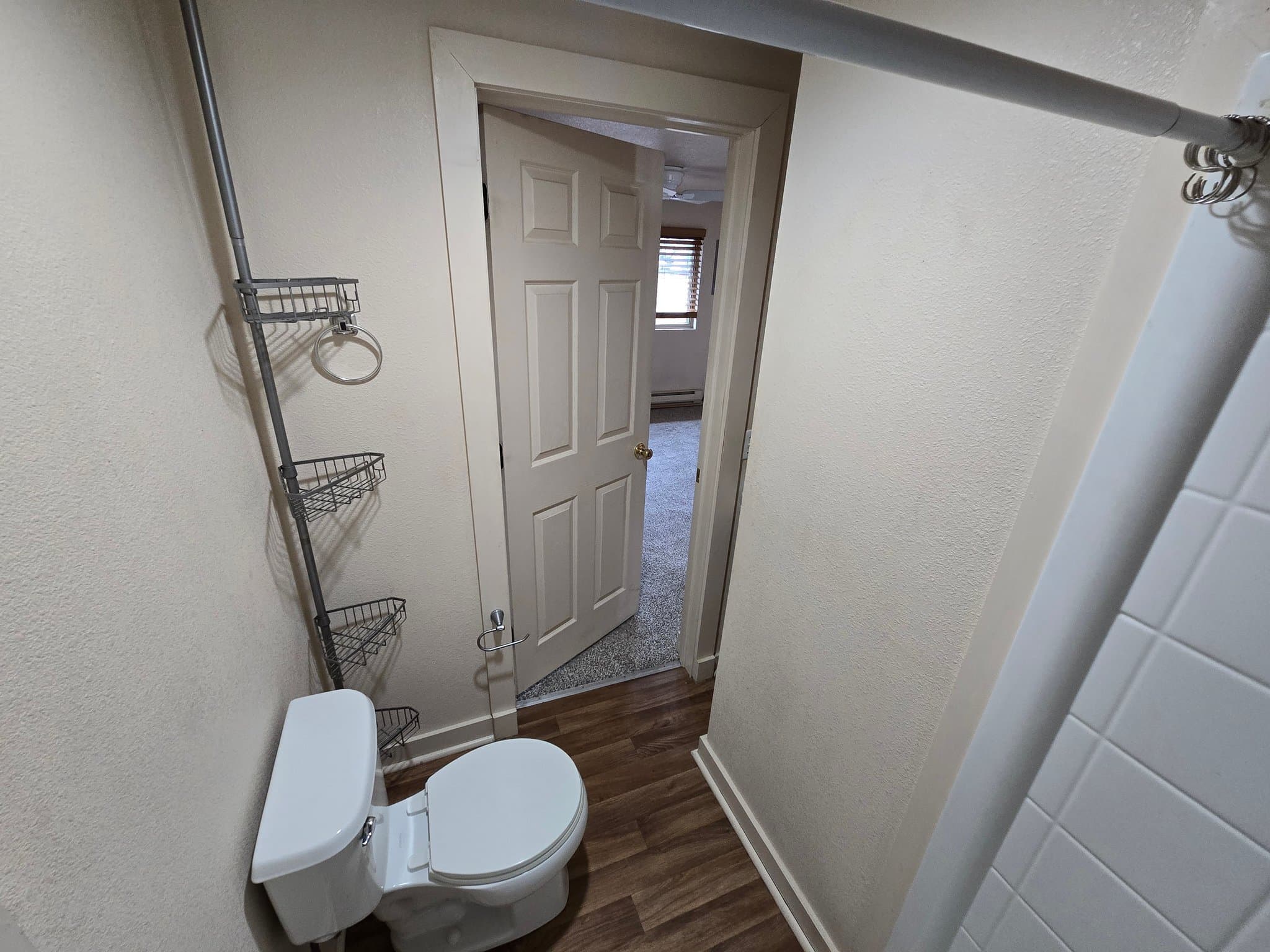 Golden Apartment: 403 23rd St.