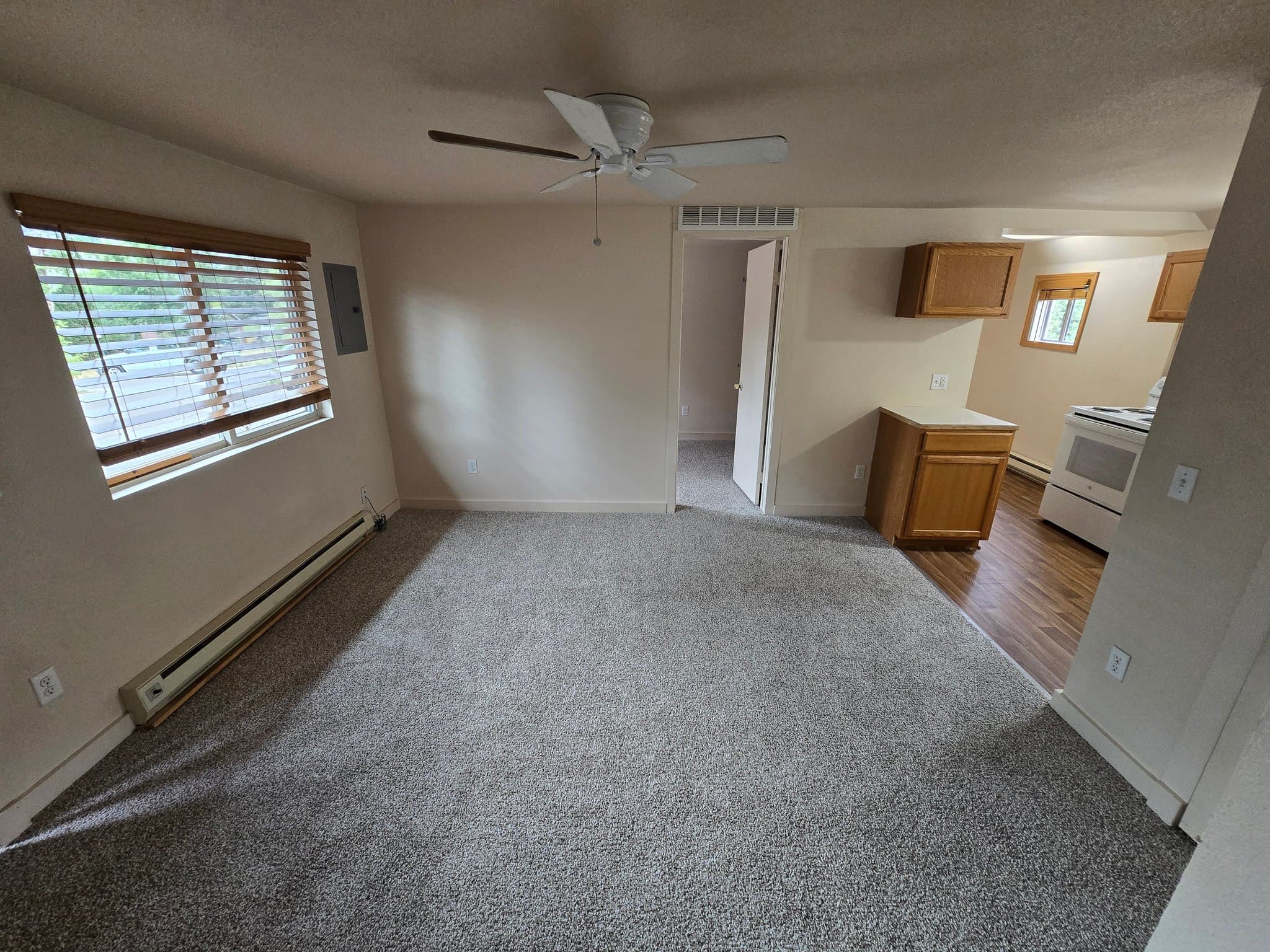 Golden Apartment: 403 23rd St.