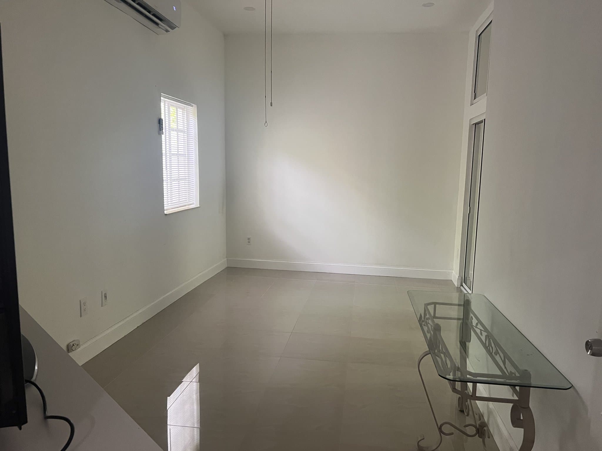 Miami House: 1412 SW 82nd Ct # 2