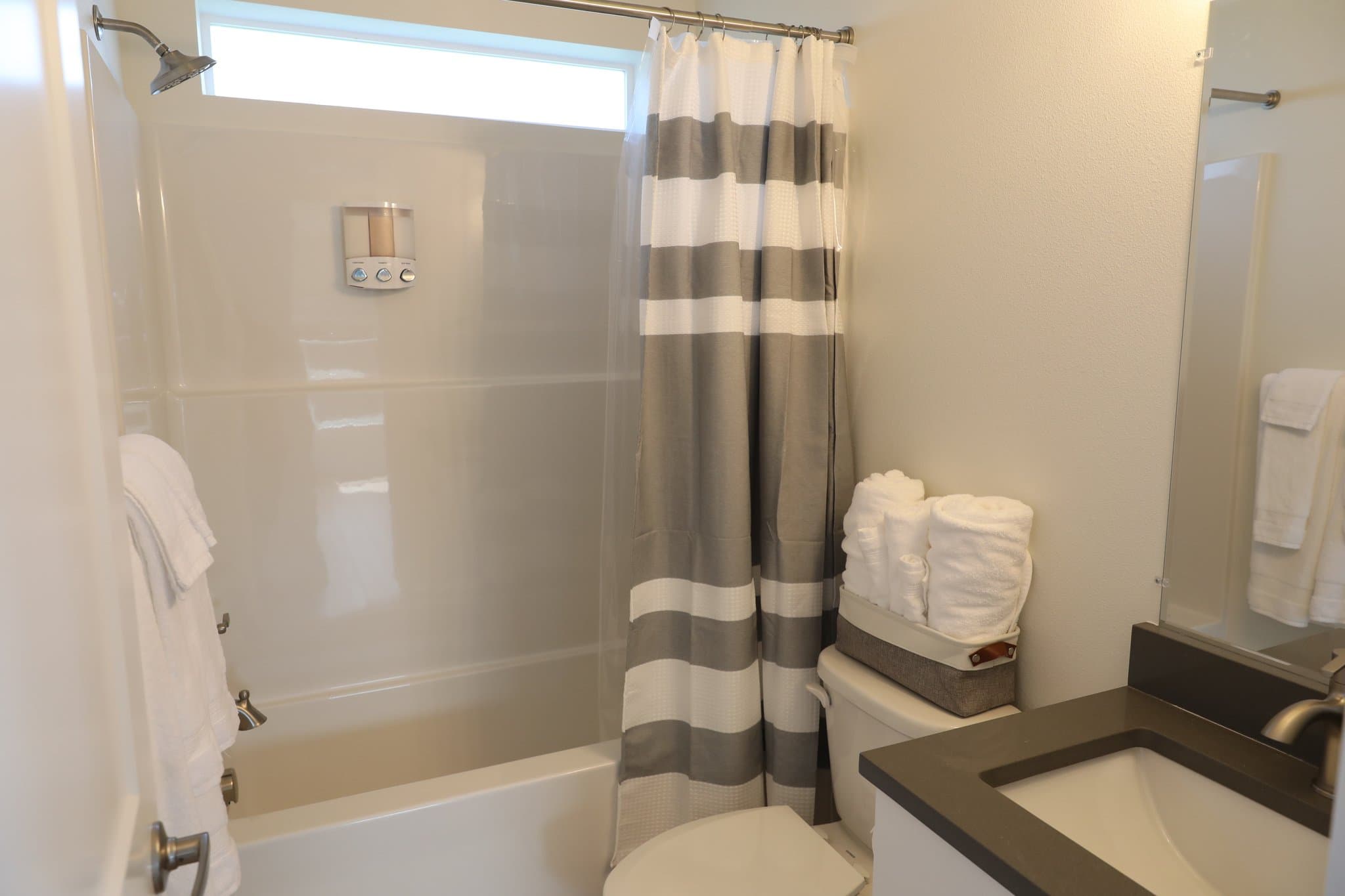 Happy Valley House: 12907 SE Ridgecrest Rd